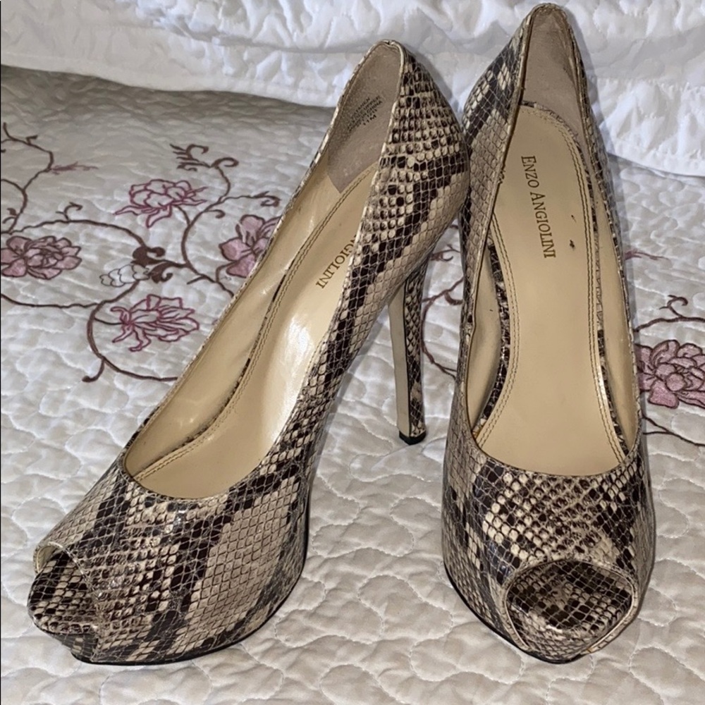 Enzo Angiolini Snake Skin Peep-toe Pumps sz11